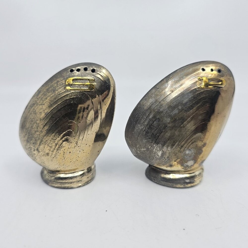 Vintage Sea Shell Clam Shaped Footed Salt & Pepper Shakers Silver Plated Japan